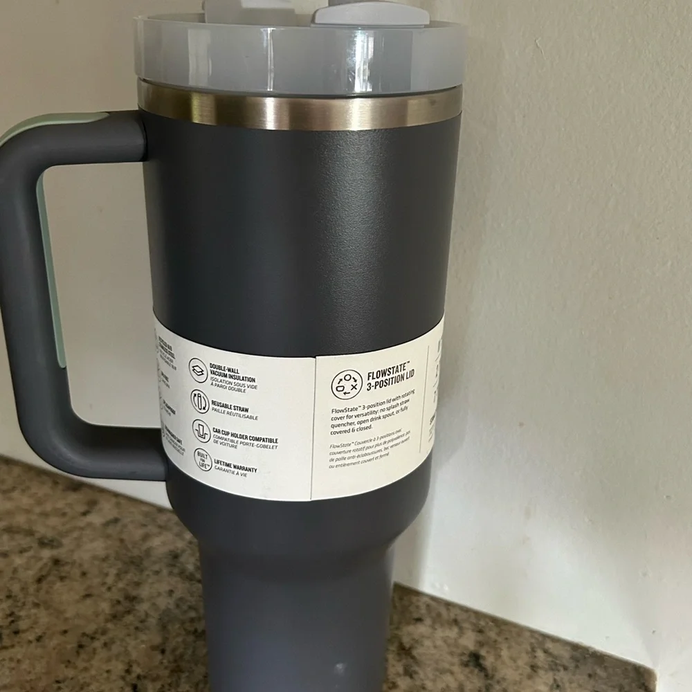 Stanley charcoal Quencher H2.0 Flowstate Tumbler - 40 oz new - Picture 4 of 5